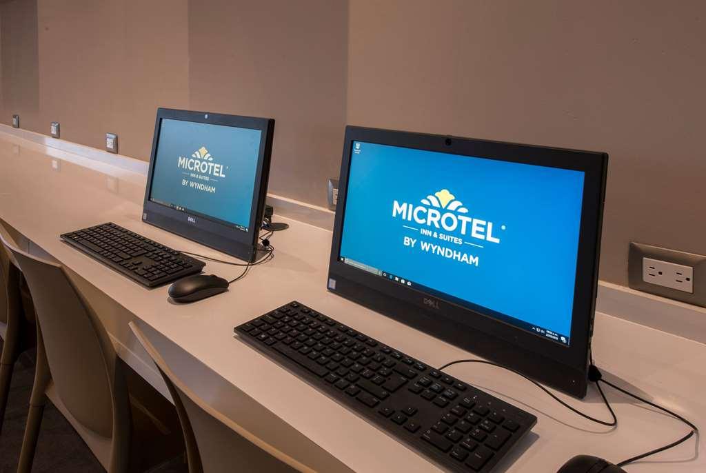 Microtel Inn & Suites By Wyndham Irapuato Fasilitas foto