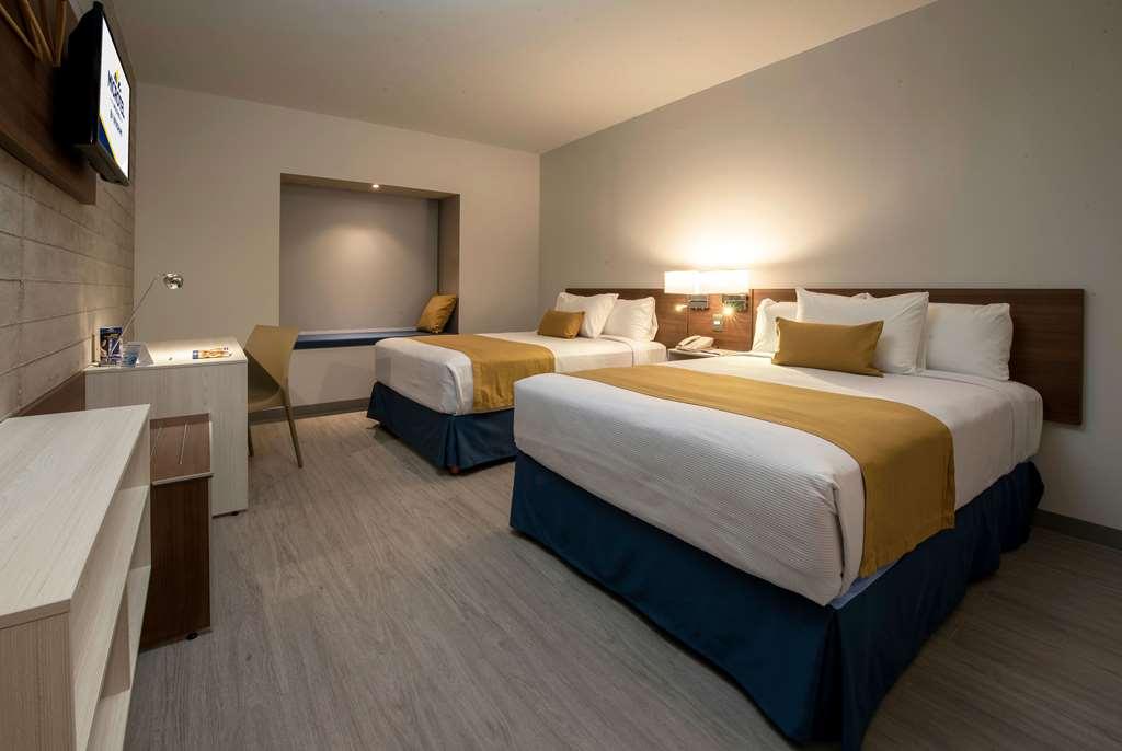 Microtel Inn & Suites By Wyndham Irapuato Ruang foto