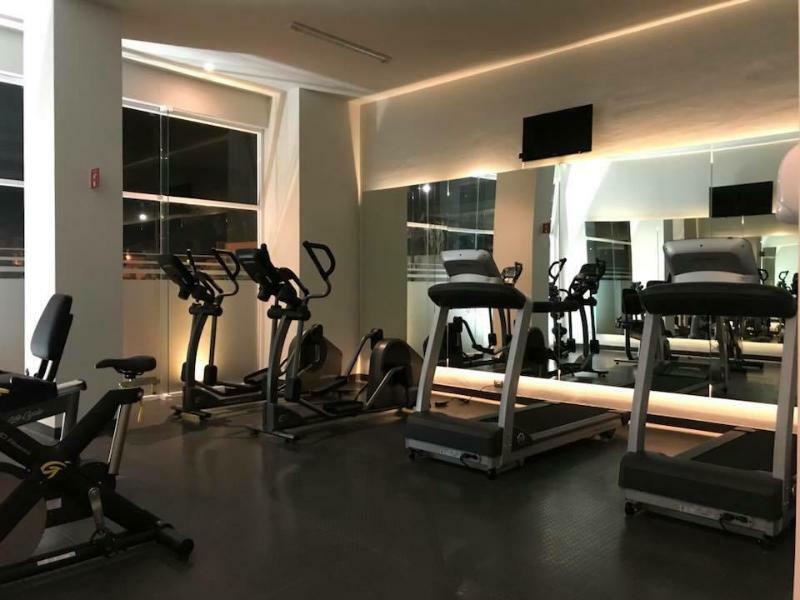 Microtel Inn & Suites By Wyndham Irapuato Bagian luar foto