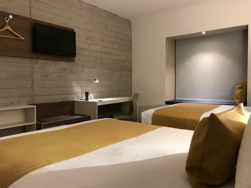 Microtel Inn & Suites By Wyndham Irapuato Bagian luar foto