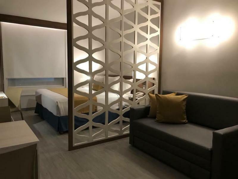 Microtel Inn & Suites By Wyndham Irapuato Bagian luar foto